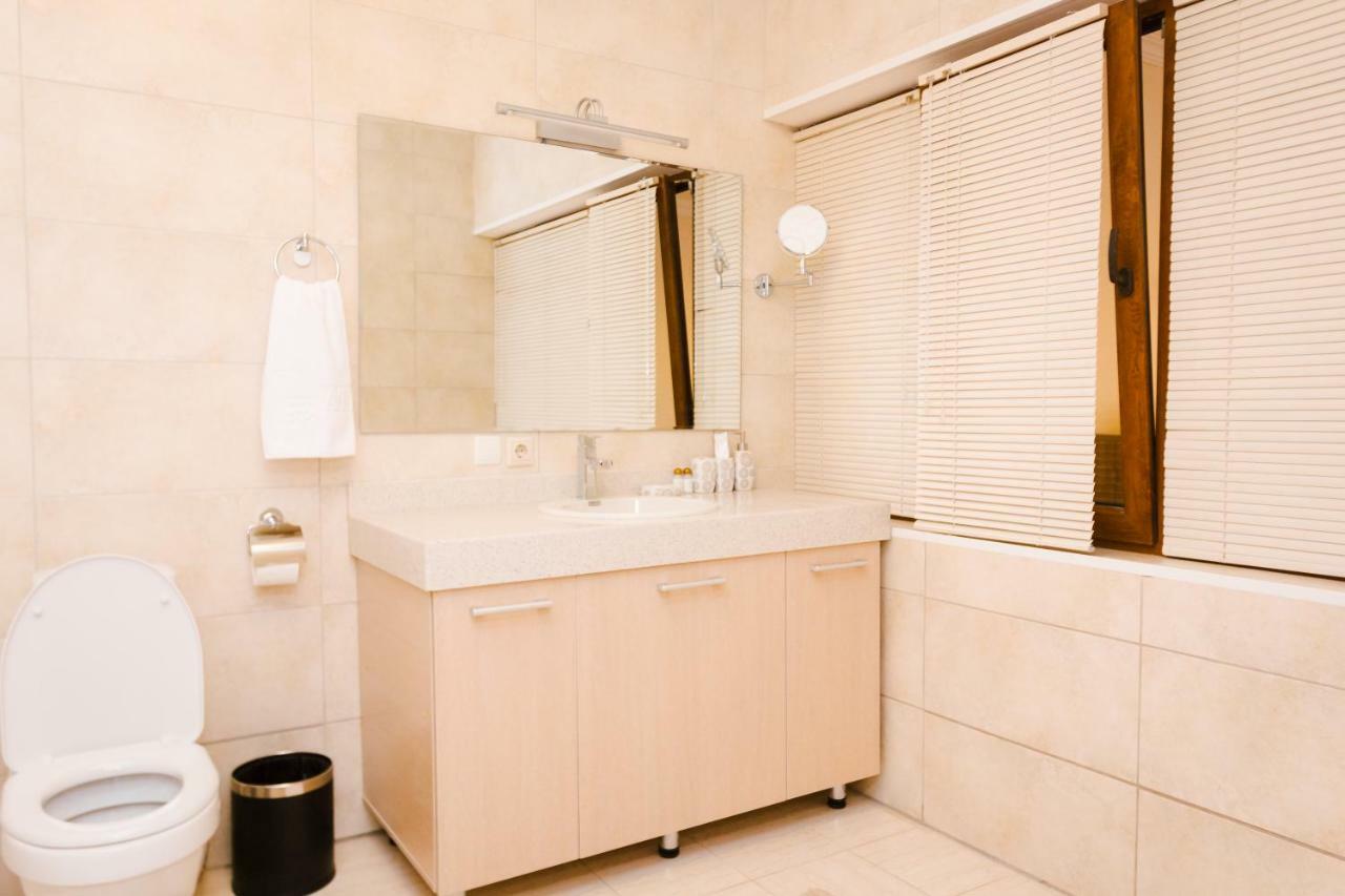 Atb Grand Hotel Atyrau Exterior photo